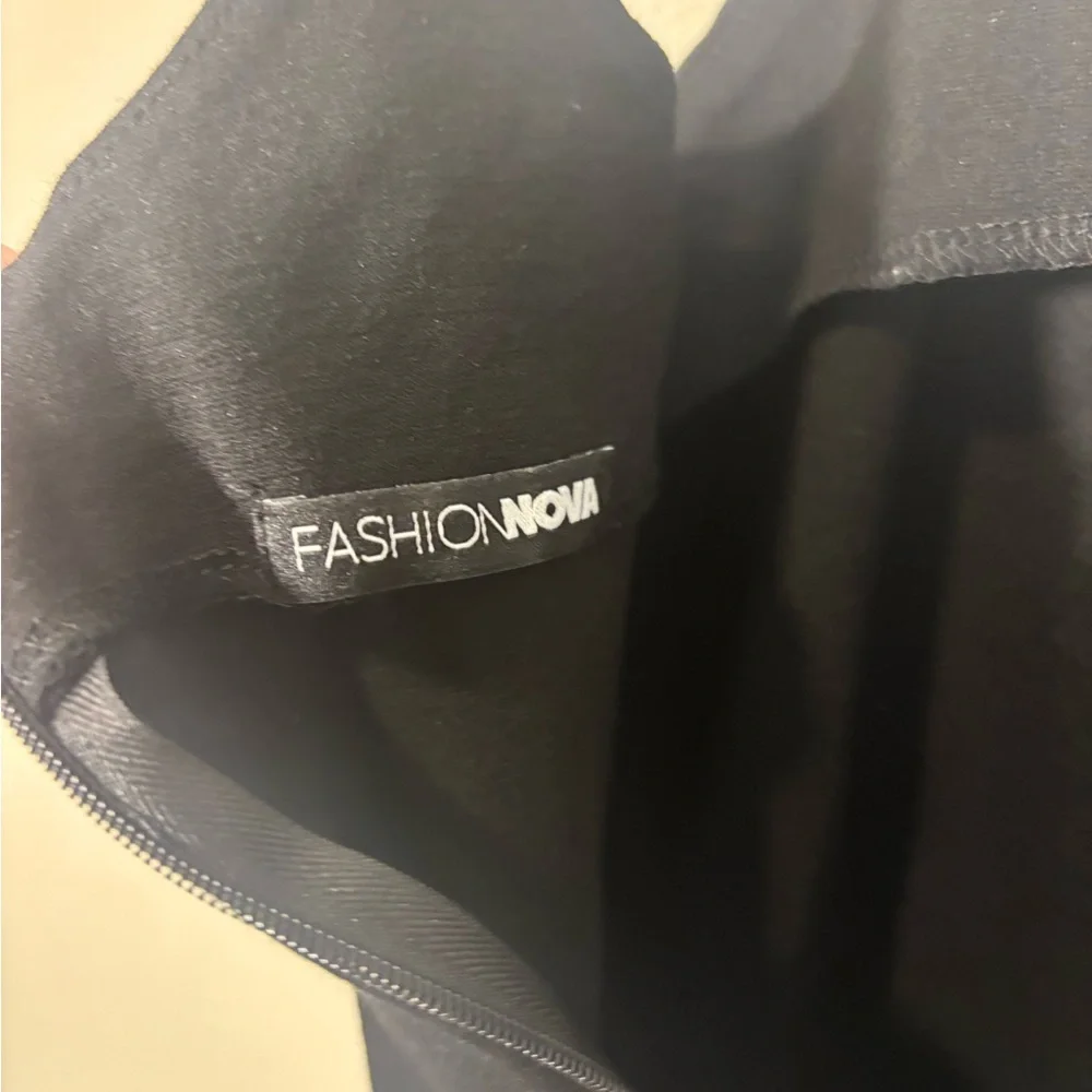 Fashion Nova Elegant Black Sleeveless Top ( size S) - Picture 3 of 6